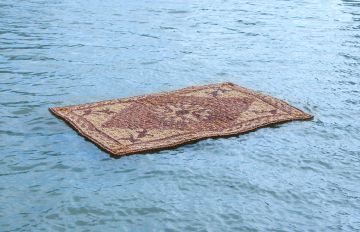 Schwimmender Teppich aus Korken